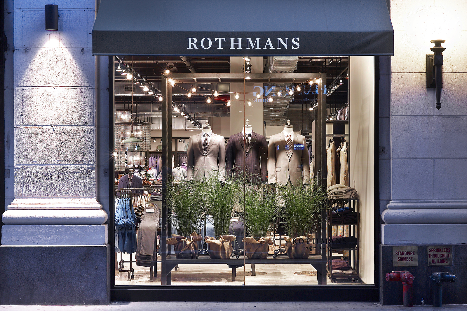 2-Rothmans NYC_Exterior Show Window