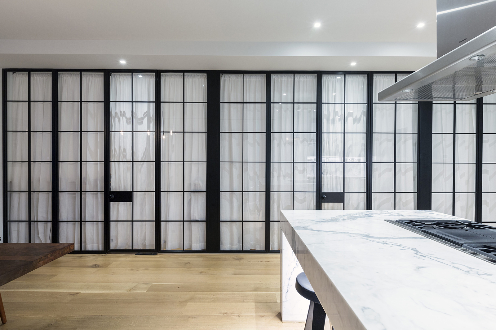 5-Downtown Residence-Glass Wall